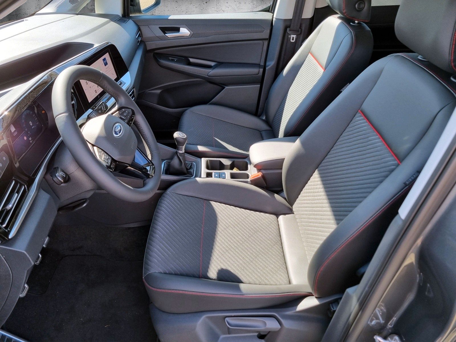 Fahrzeugabbildung Ford Grand Tourneo Connect Sport L2 *Navi*LED*