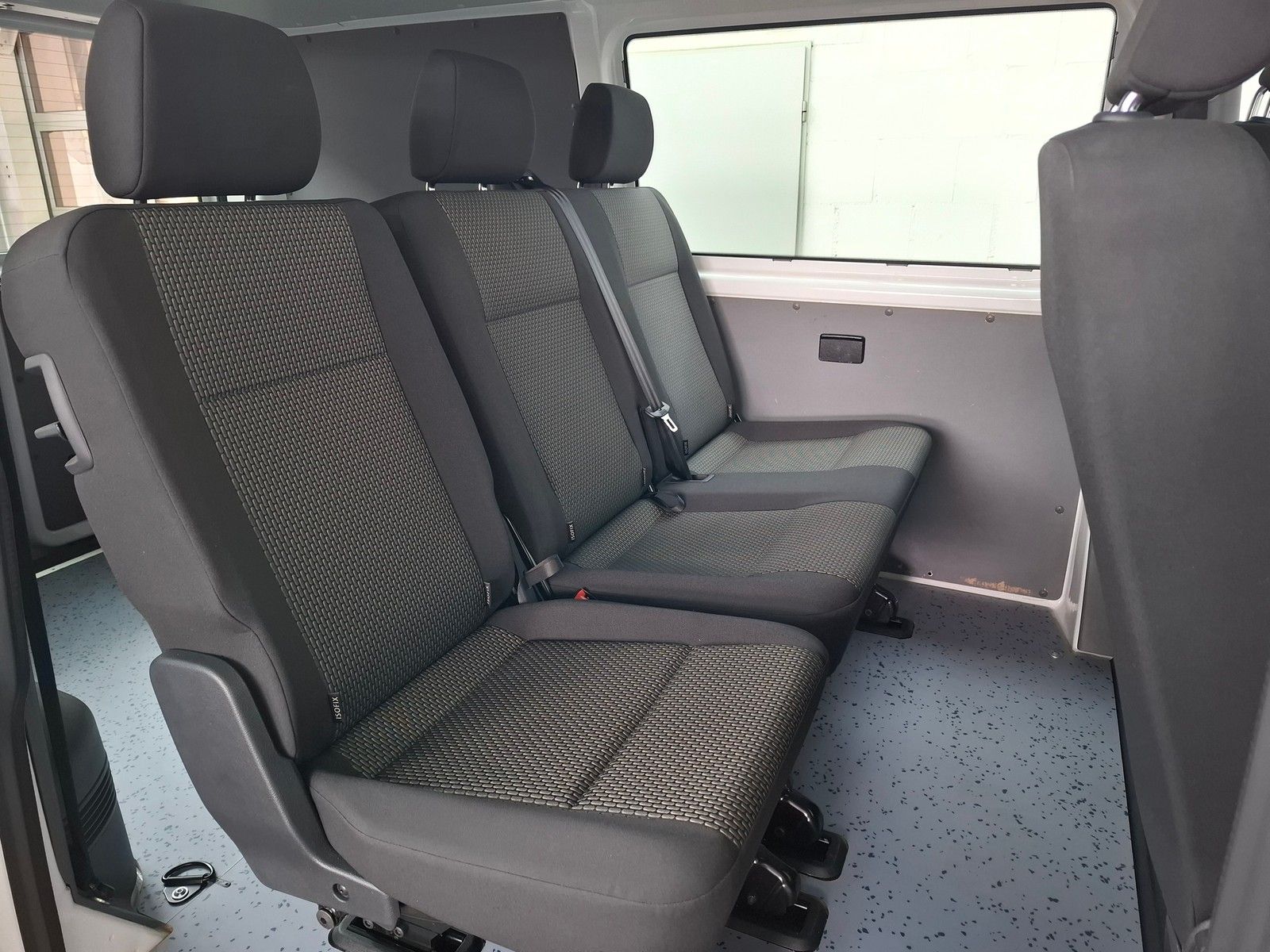 Fahrzeugabbildung Volkswagen T6.1 Transporter Kombi 2,0 TDI +AppConnect