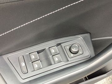 Volkswagen T-Roc - 8
