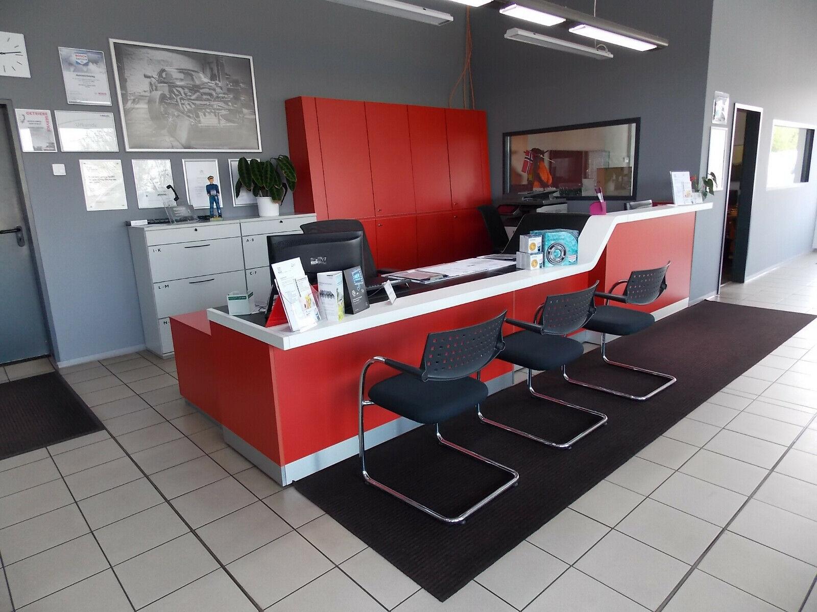 showroom-image-top