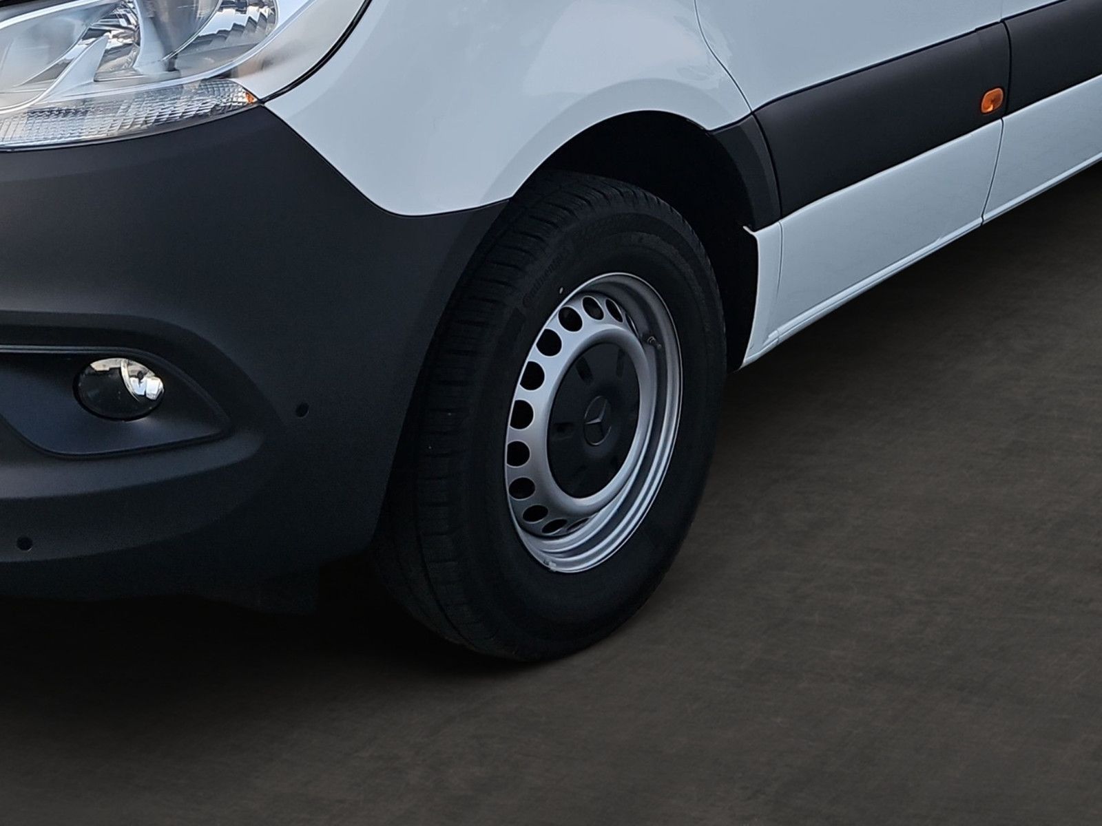 Fahrzeugabbildung Mercedes-Benz Sprinter 317 Kombi L2H2 Mobility Rollstuhl Lift