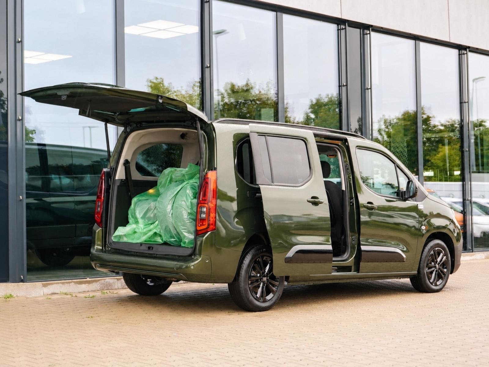Fiat Doblo Maxi Kombi 130 AT 7-Sitzer + 10-Zoll-Navi
