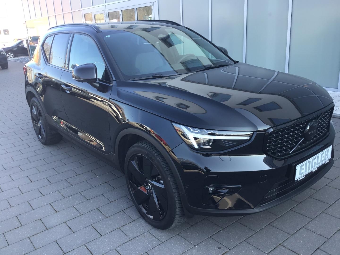 Volvo XC40 B3 (Benzin) Plus Black Edition 360° Cam