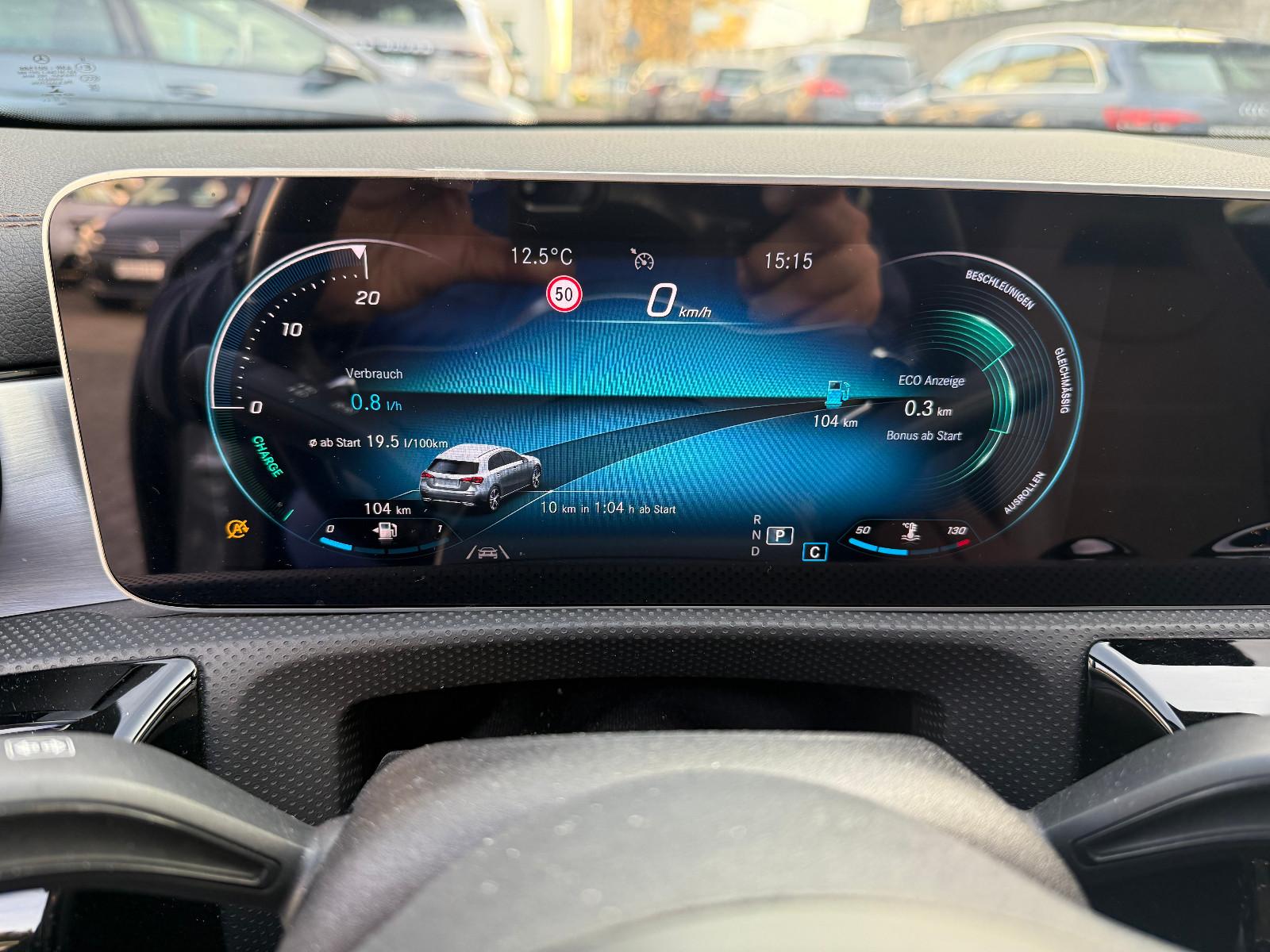 Mercedes-Benz A250 4-MATIC AMG-LINE LEDER PANO KAMERA LED NAVI