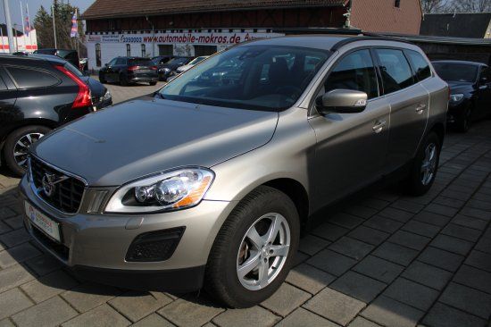 Volvo XC60 D3 AWD Aut. Momentum BiXenon Navigation Tem