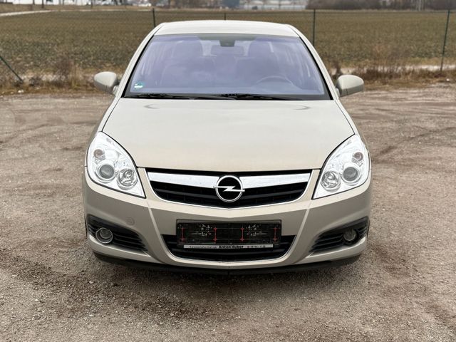 Opel Signum Edition Plus / Automatik / Navi