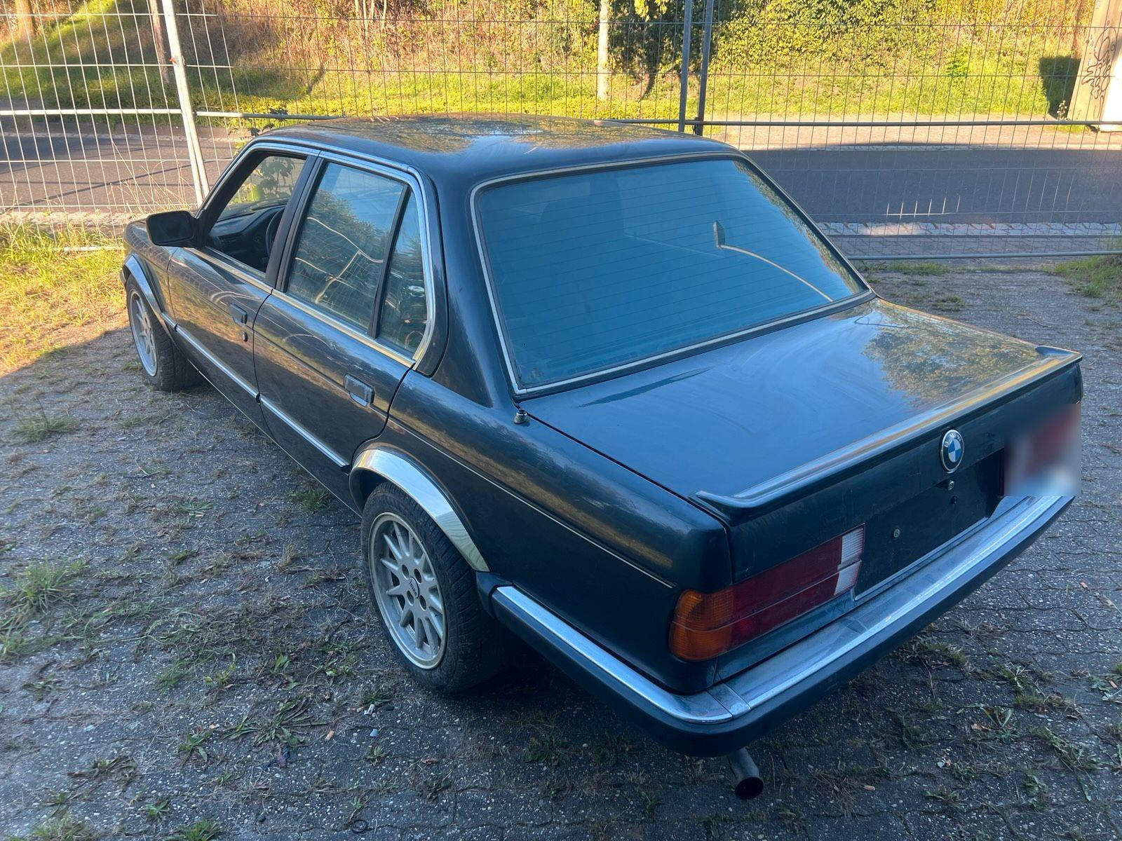 BMW 324