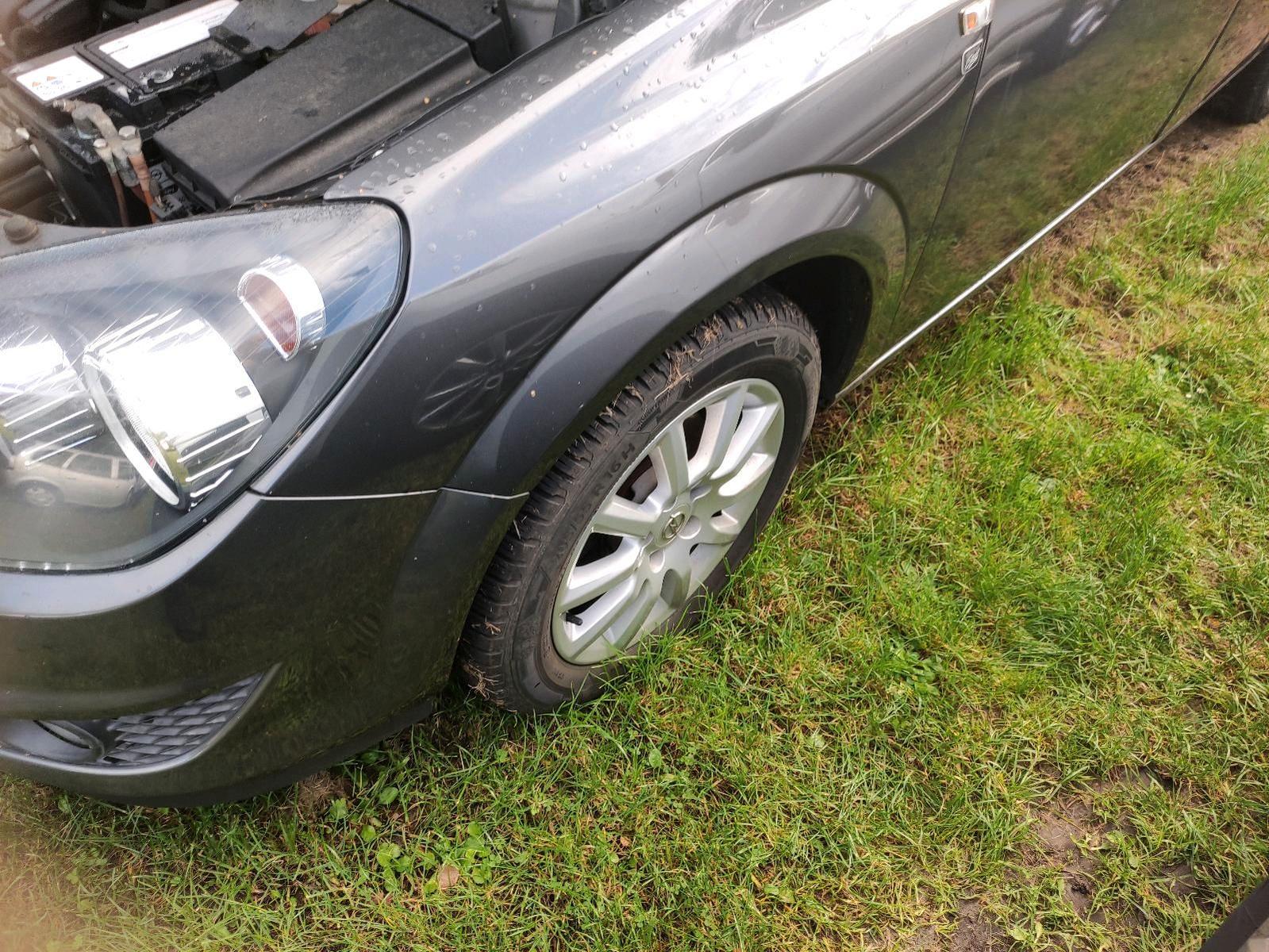 Opel Astra 2010 — photo 7