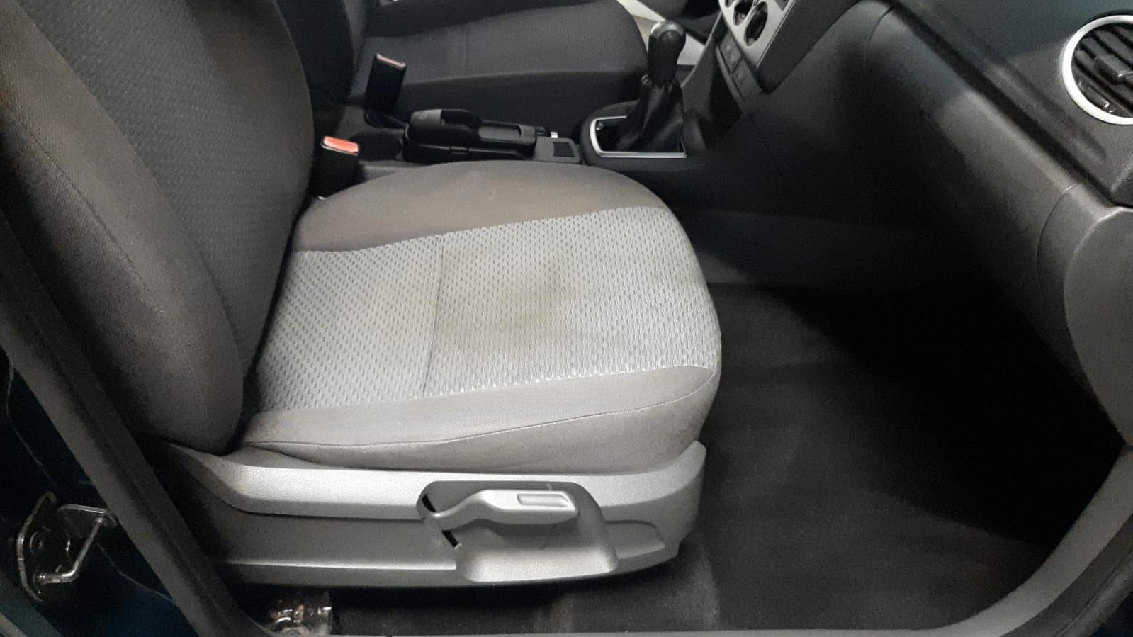 Ford Focus 2006 — photo 7