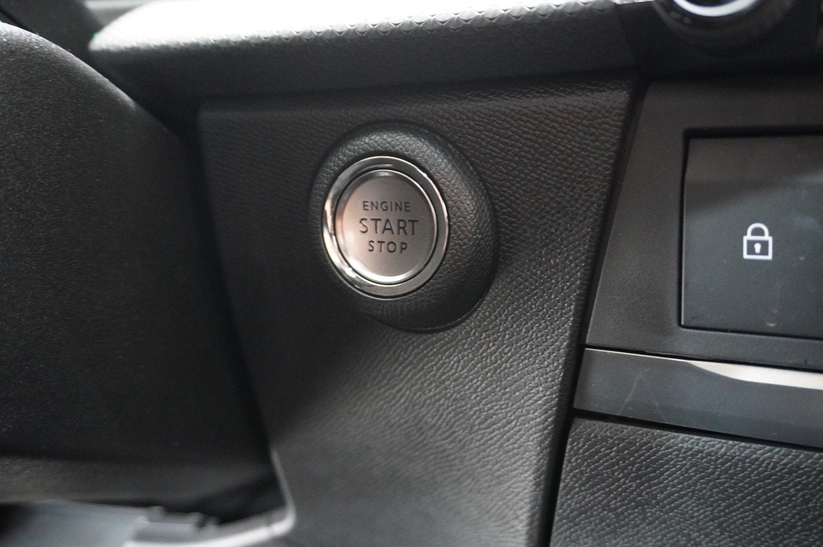 Fahrzeugabbildung Opel Astra L Lim. 1.6 HYBRID GS SPORT NAVI/LED/360°