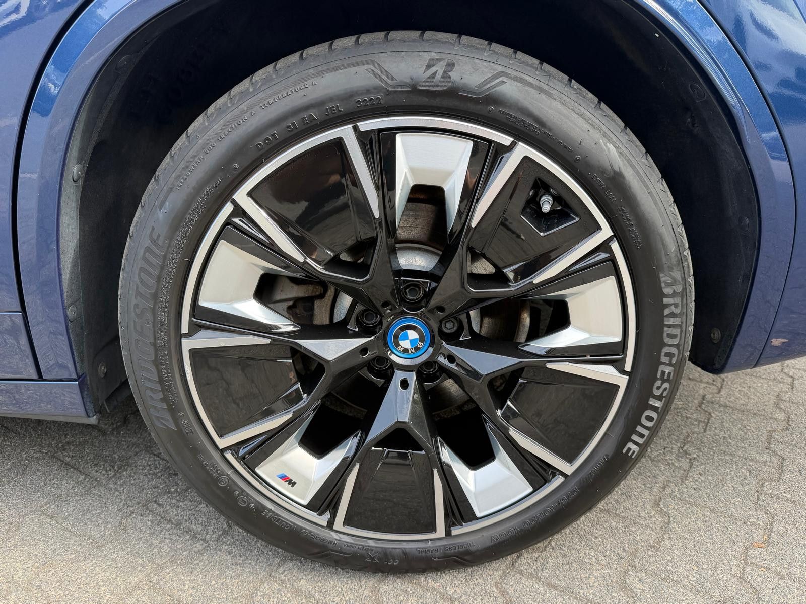 Fahrzeugabbildung BMW iX3  Inspir M Sport SHADOW+PANO+MEMO+360+ACC+AHK