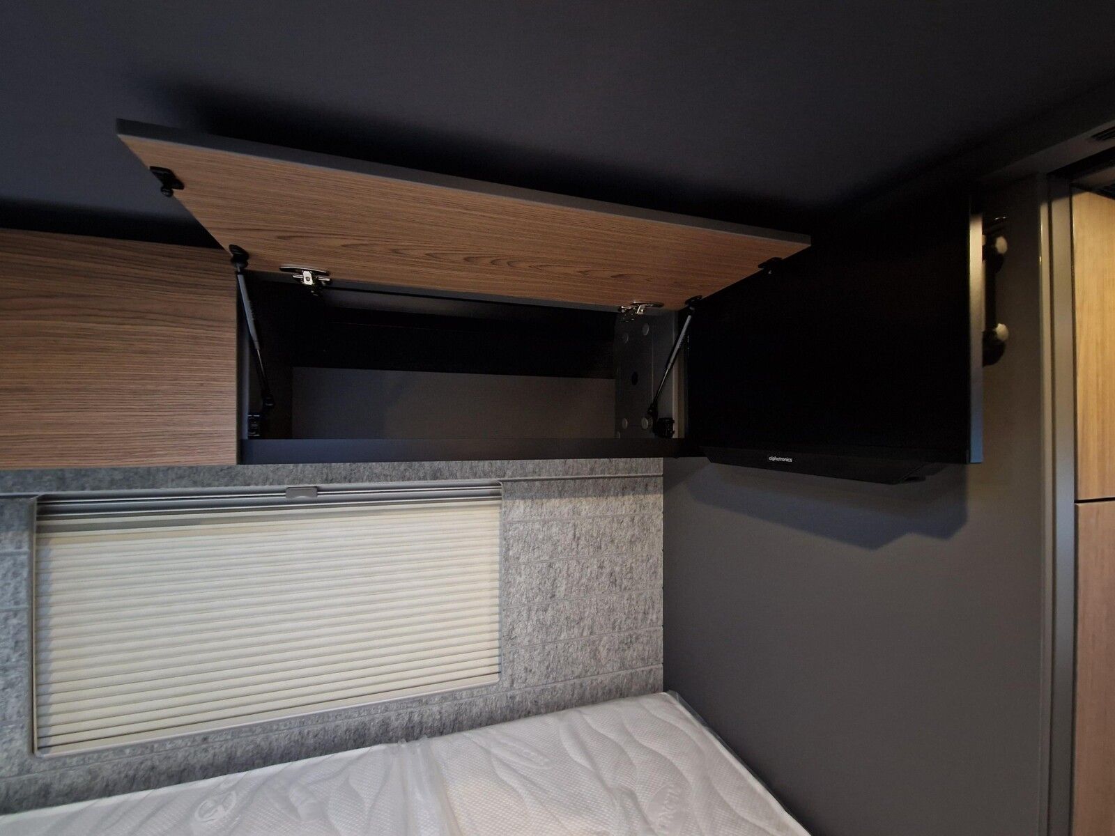 Fahrzeugabbildung Niesmann + Bischoff Arto 78 Verfügbar ab November 2025