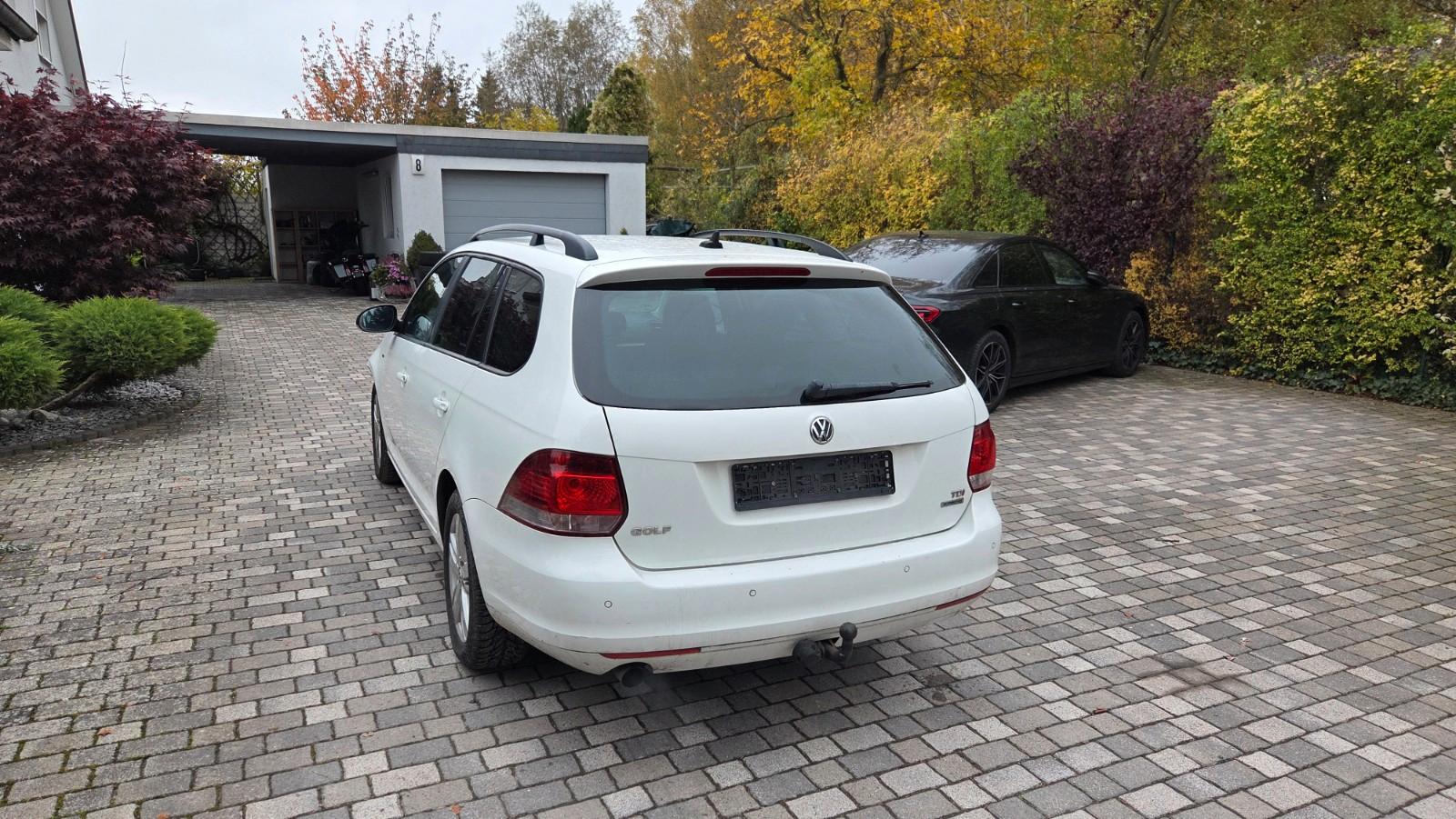Volkswagen Golf 2013 — rear view