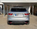 Jaguar F-Pace 30d AWD SONDEREDITION 300 SPORT - silberne Jaguar F-Pace