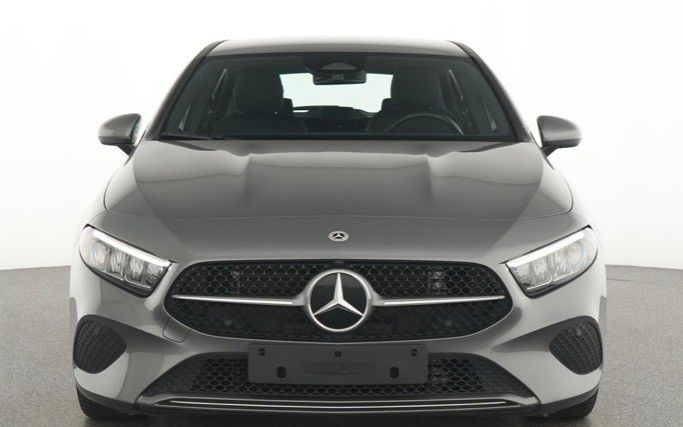 Mercedes-Benz A180 d BusineLie PRO WIDESC LED 360KAM MBUX MOPF