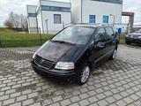 Volkswagen Sharan Special 2.0 TDI HU NEU SH Kindersitze - Volkswagen Sharan: Kindersitz