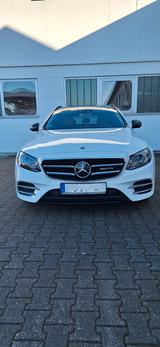 Mercedes-Benz E 220 d 4MATIC T Autom. - - Mercedes-Benz E 220 Gebrauchtwagen in Frankfurt