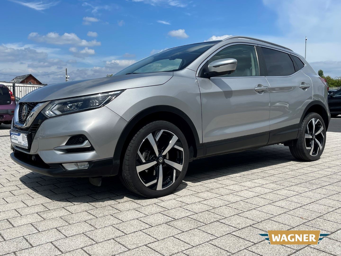 Fahrzeugabbildung Nissan Qashqai Akari Leder Pano SHZ 360°LED  Klimaautom