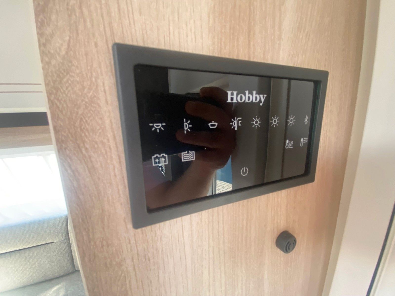 Fahrzeugabbildung Hobby De Luxe 460 LU *1.500Kg*Einzelbetten*Tageszul.