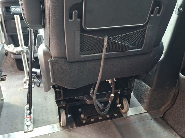 Fahrzeugabbildung Chrysler Voyager S Paravan Rollstuhlumbau