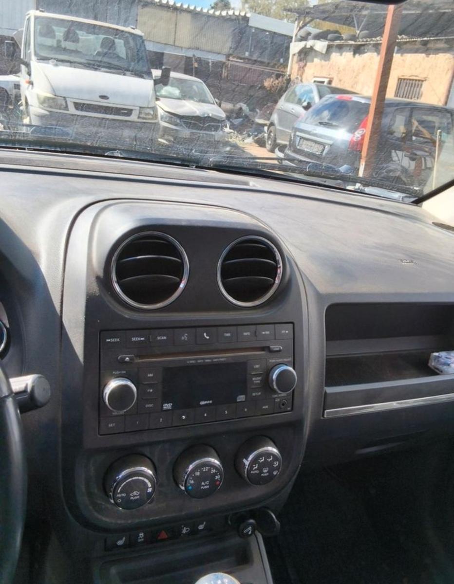 Jeep Compass 2013 — photo 6