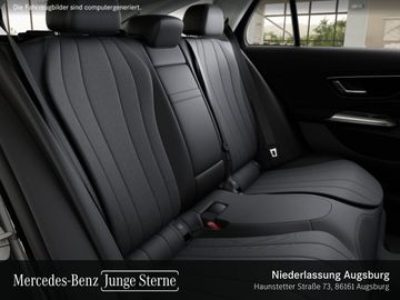 Mercedes E 220 - 12