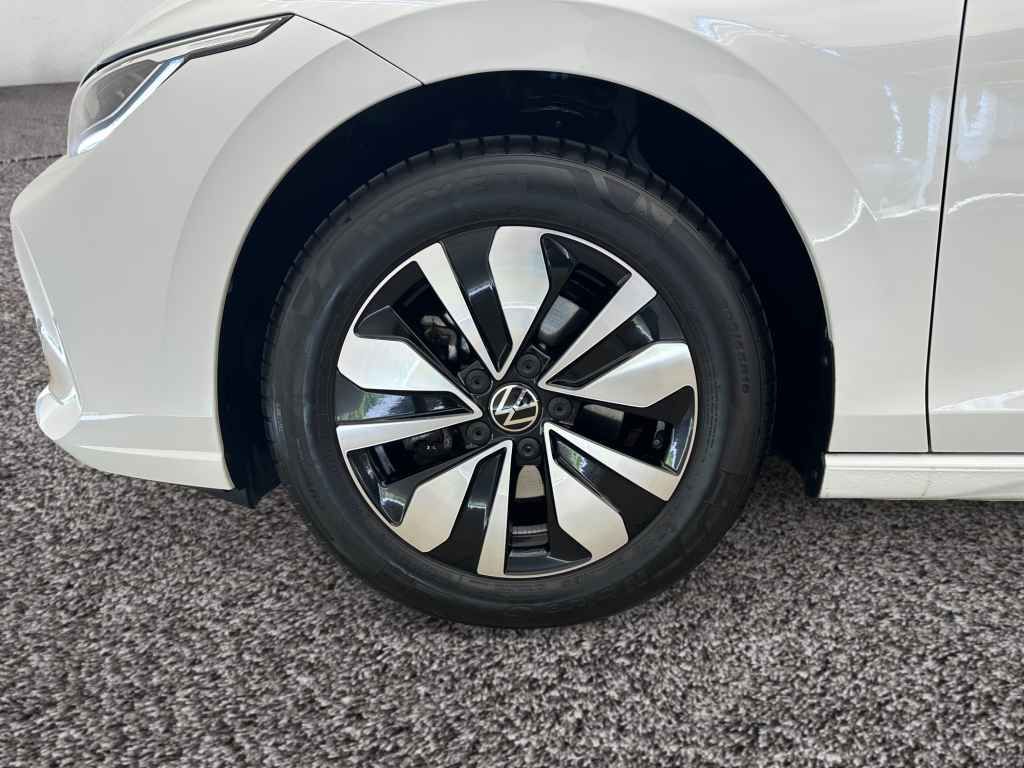 Volkswagen Golf VIII GOAL 1.5 eTSI DSG AHK R-CAM ACC LED foto 5