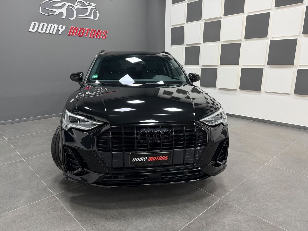 Audi Q3 SUV 35 TDI S tronic S-line imagem 2