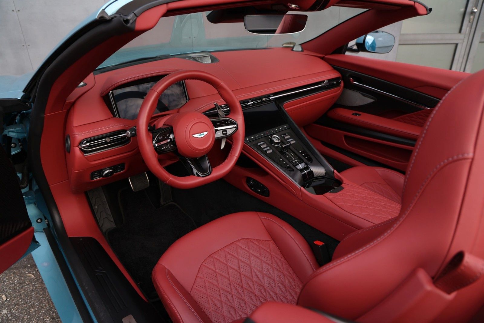 Aston Martin DB12 Volante 1. Hand foto 4