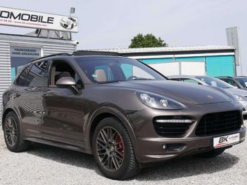 Porsche Cayenne - 1