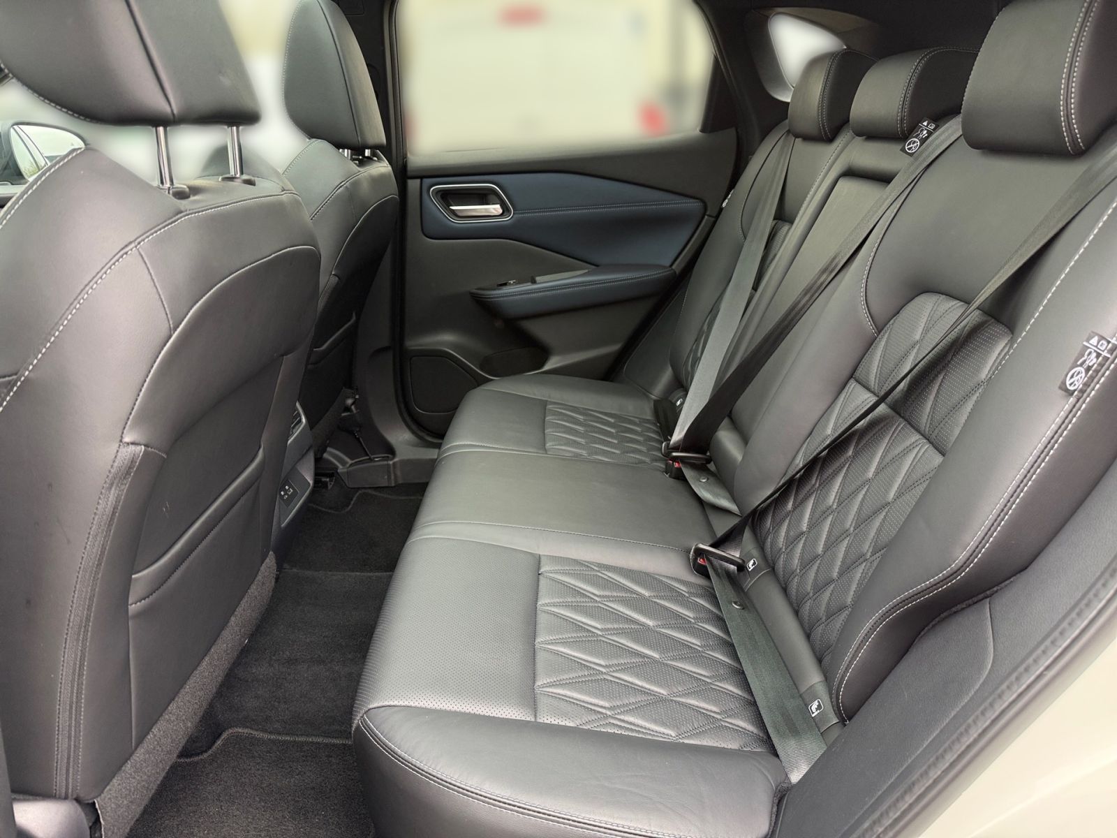 Fahrzeugabbildung Nissan Qashqai 1.3 DIG-T Tekna+ 4x4 *WKR*BOSE*LEDER*