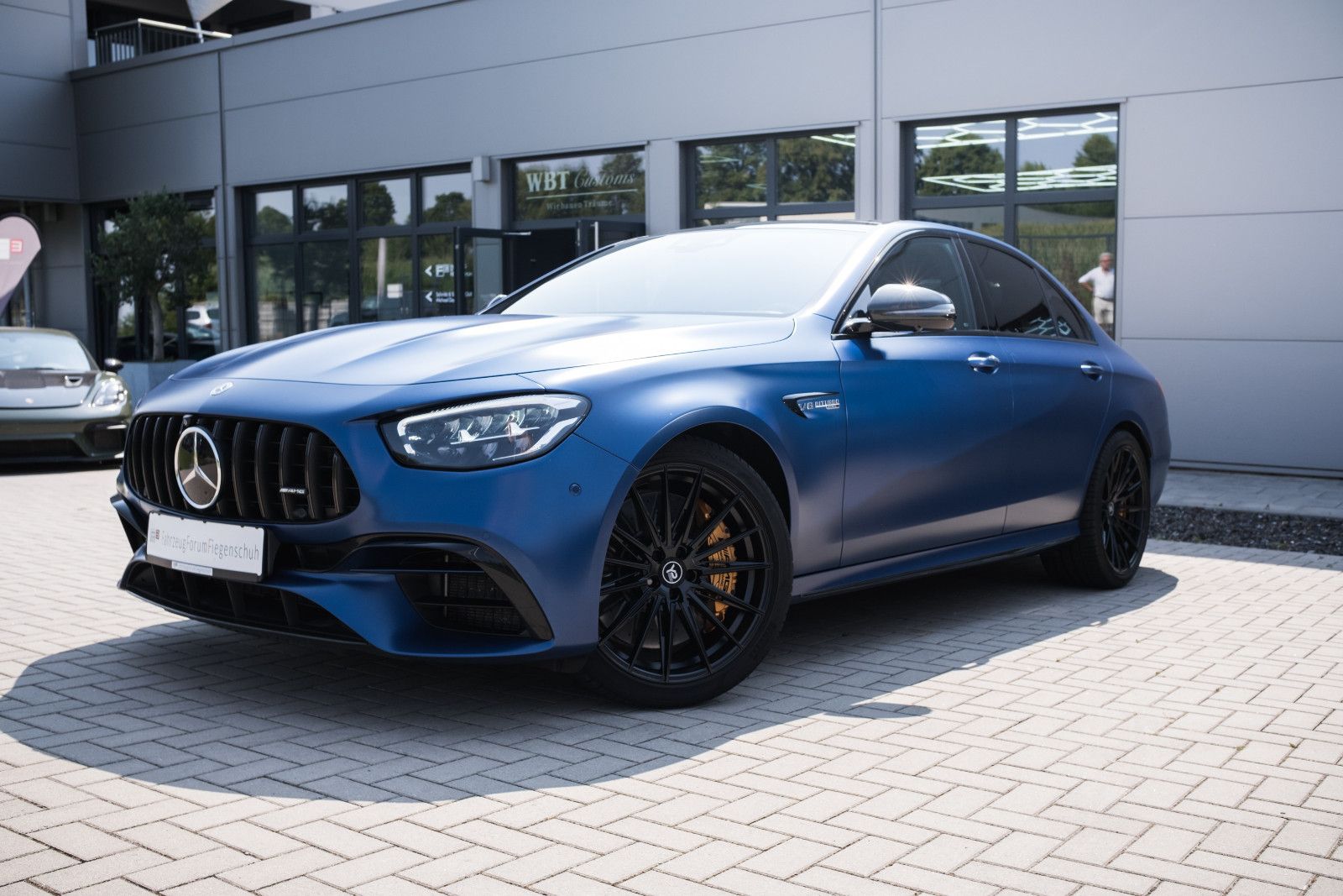 Fahrzeugabbildung Mercedes-Benz E 63 AMG S-Steuer -Dt.Auto-Keramik-Sonderfarbe