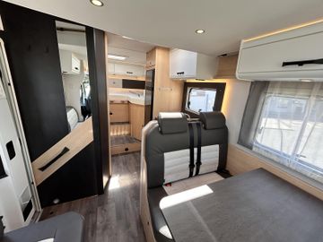 Sunlight Adventure T 67 10Navi Hubbett TV SOLAR Combi6E
