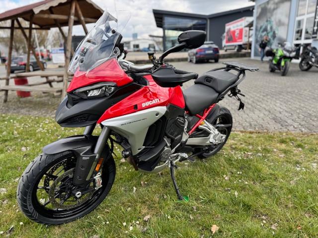 Ducati Multistrada V4 Full mit Koffern