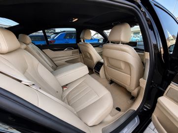 BMW 730 - 12