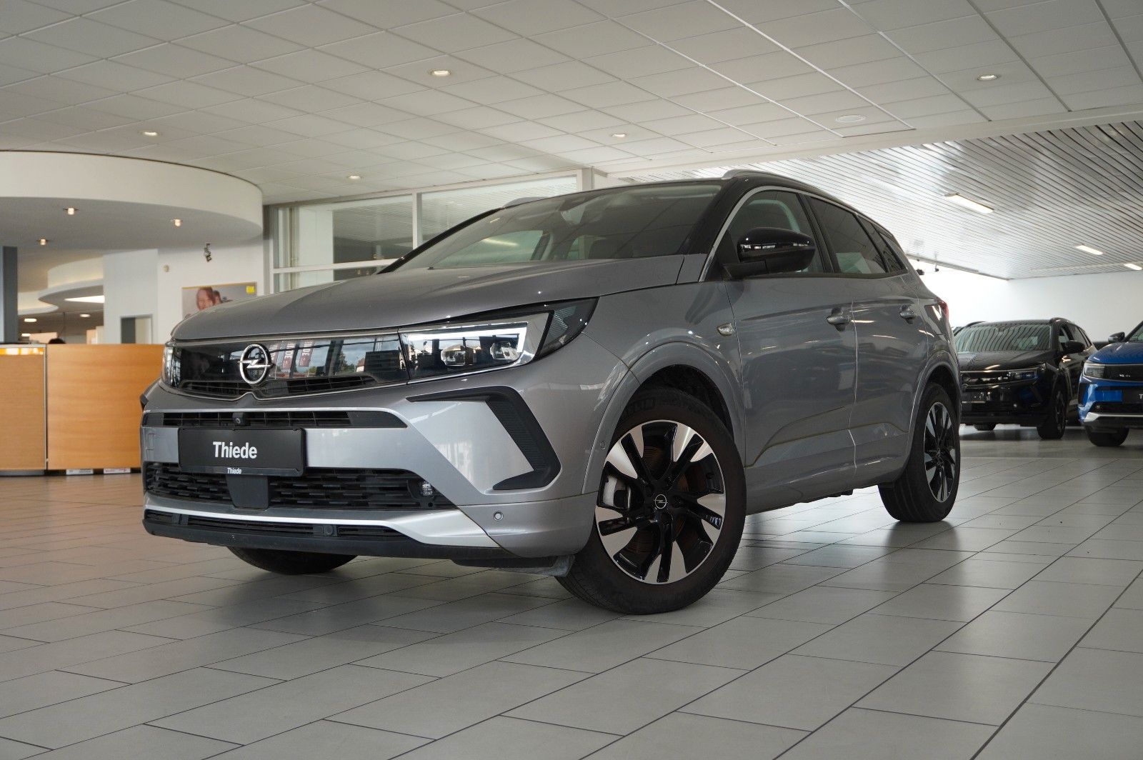 Fahrzeugabbildung Opel Grandland (X) ULTIMATE 4HYBRID NAVI/LED/SPORT/SH