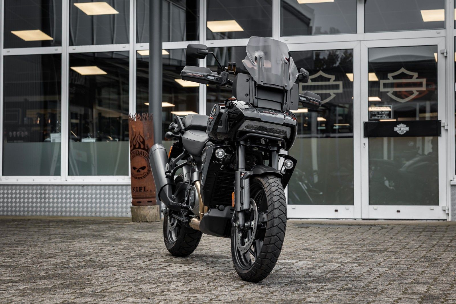 Fahrzeugabbildung Harley-Davidson PAN AMERICA RA1250 - TOURING AUSSTATTUNG