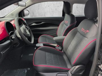 Fiat 500e Red 42kw Kam.+KeyLess+SHZ+PDC+SoundSys+AUT