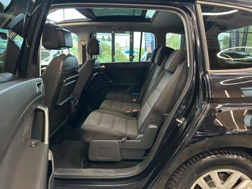 Volkswagen Touran *7 Sitzer*NAV*PANO**3-ZONEN*