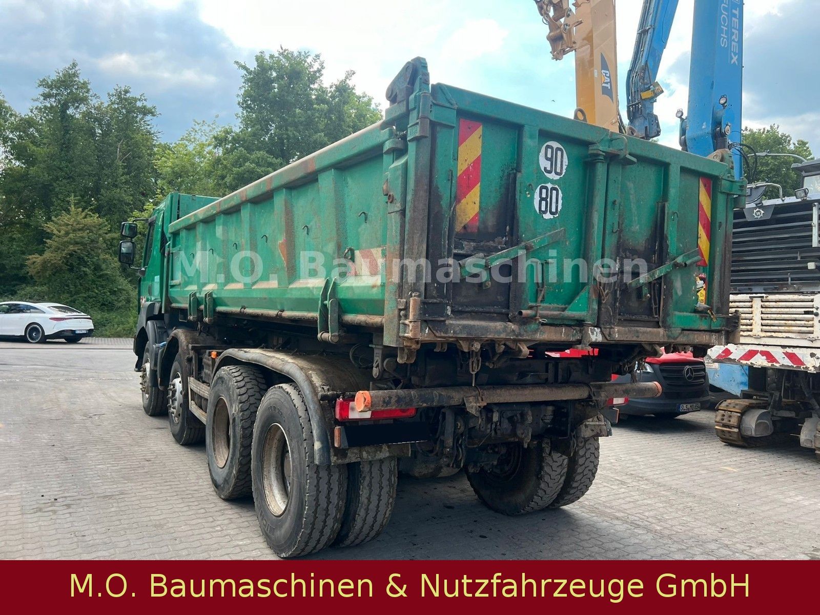 Fahrzeugabbildung Renault Kerax 450.42 / 8x4 / Bordmatik / Blatt/Blatt