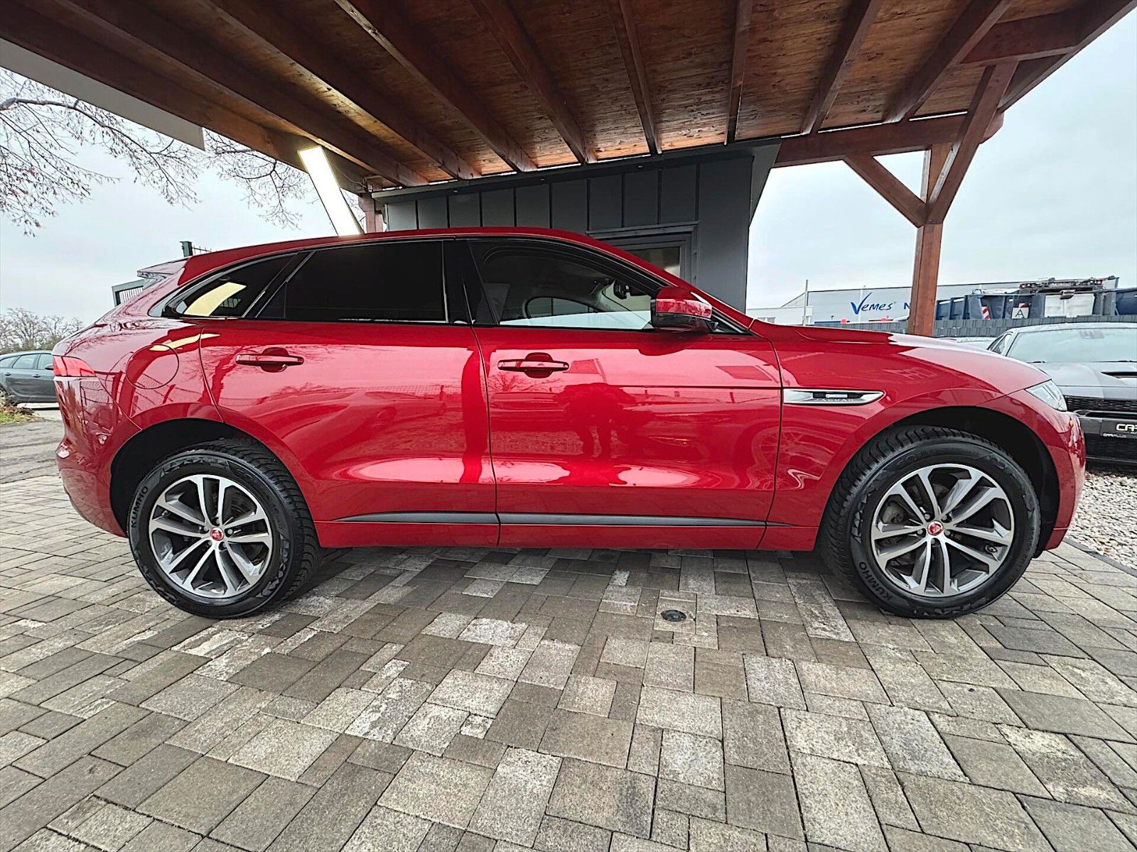 Fahrzeugabbildung Jaguar F-PACE R-Sport AWD *Head Up*Kamera*LED*Bi-Xenon*