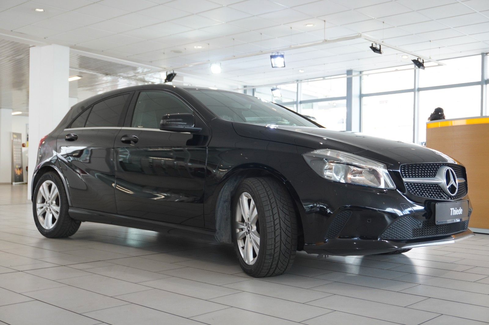 Fahrzeugabbildung Mercedes-Benz A 180D CDI URBAN NAVI/SHZ/PDC/TEMP./SPORT/USB
