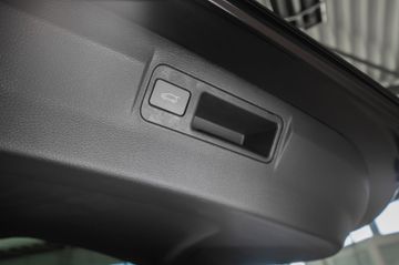 Bild 12 DFSK Andere Forthing 3 Automatic, Pano, Freisprech, USB