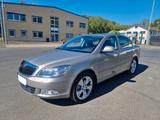 Skoda Octavia 1.8 TSI DSG Elegance Elegance - Skoda Octavia mit Benzin-Antrieb: Limousine, 1.8