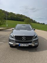 Mercedes-Benz ML 350 BlueTEC 4MATIC - - Mercedes-Benz ML 350: 4matic