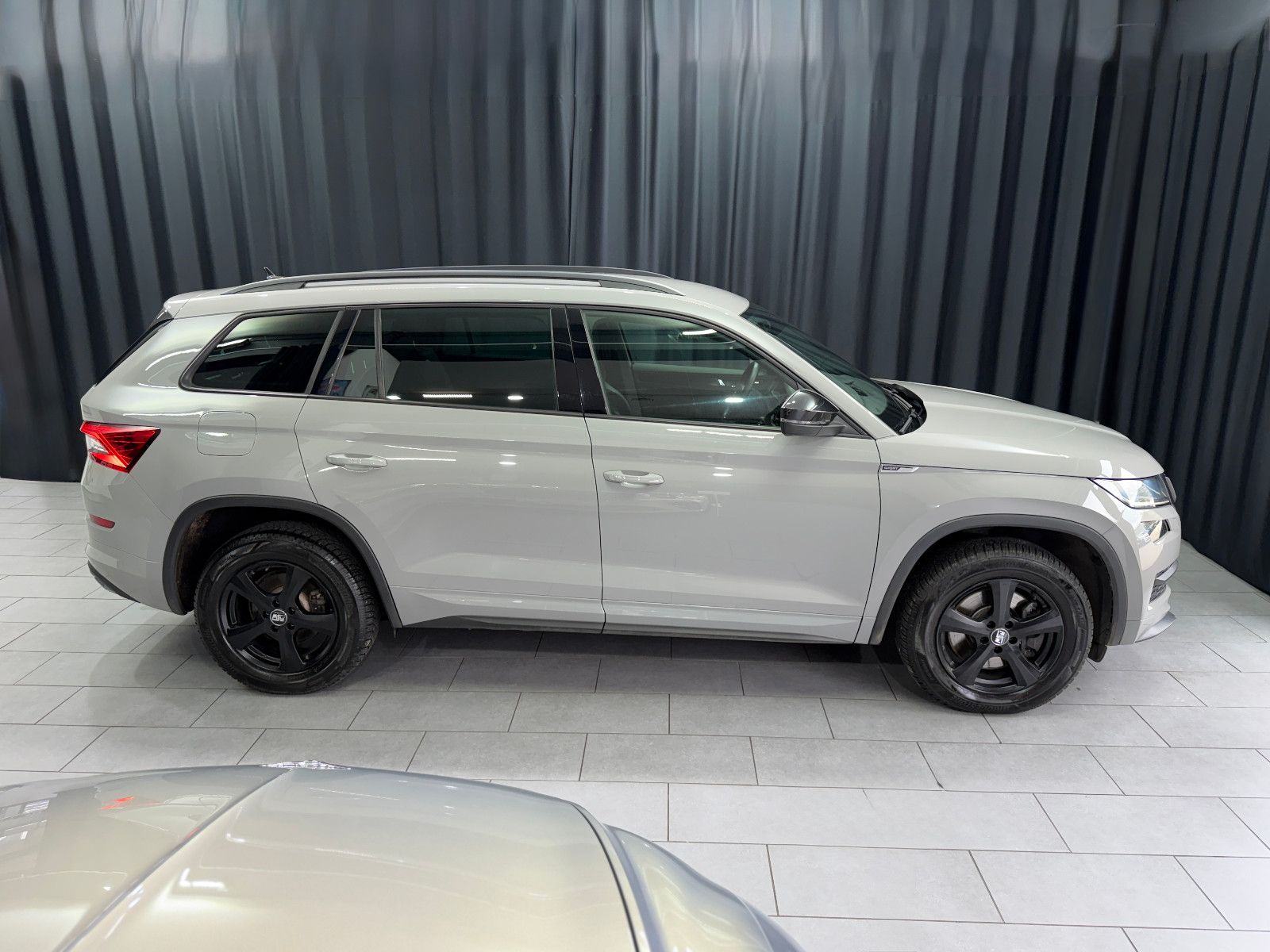 Fahrzeugabbildung SKODA Kodiaq Sportline 4x4 |7-SITZER|AHK|CANTON|NARDO