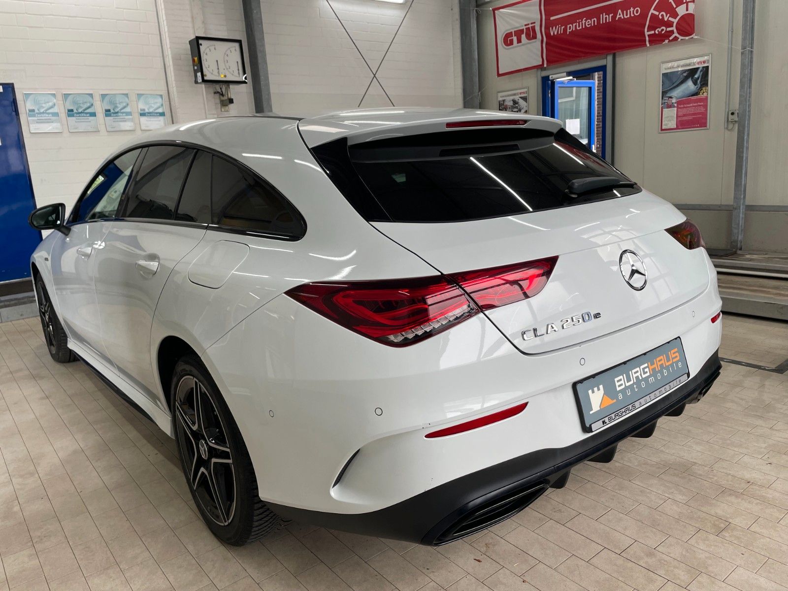 Mercedes-Benz CLA 250e EDITION AMGLINE BURM PANO NIGHT LED foto 4