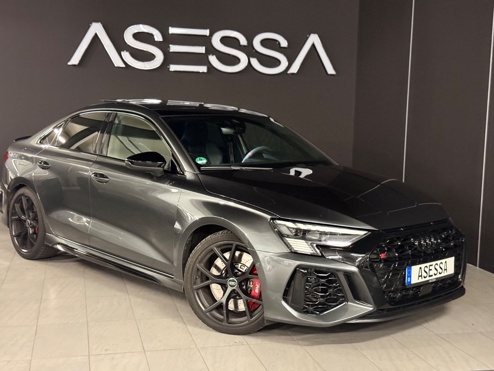 AUDI RS3 Lim 2.5 TFSI quattro*PANO*SCHALEN*MATRIX*B&amp;O