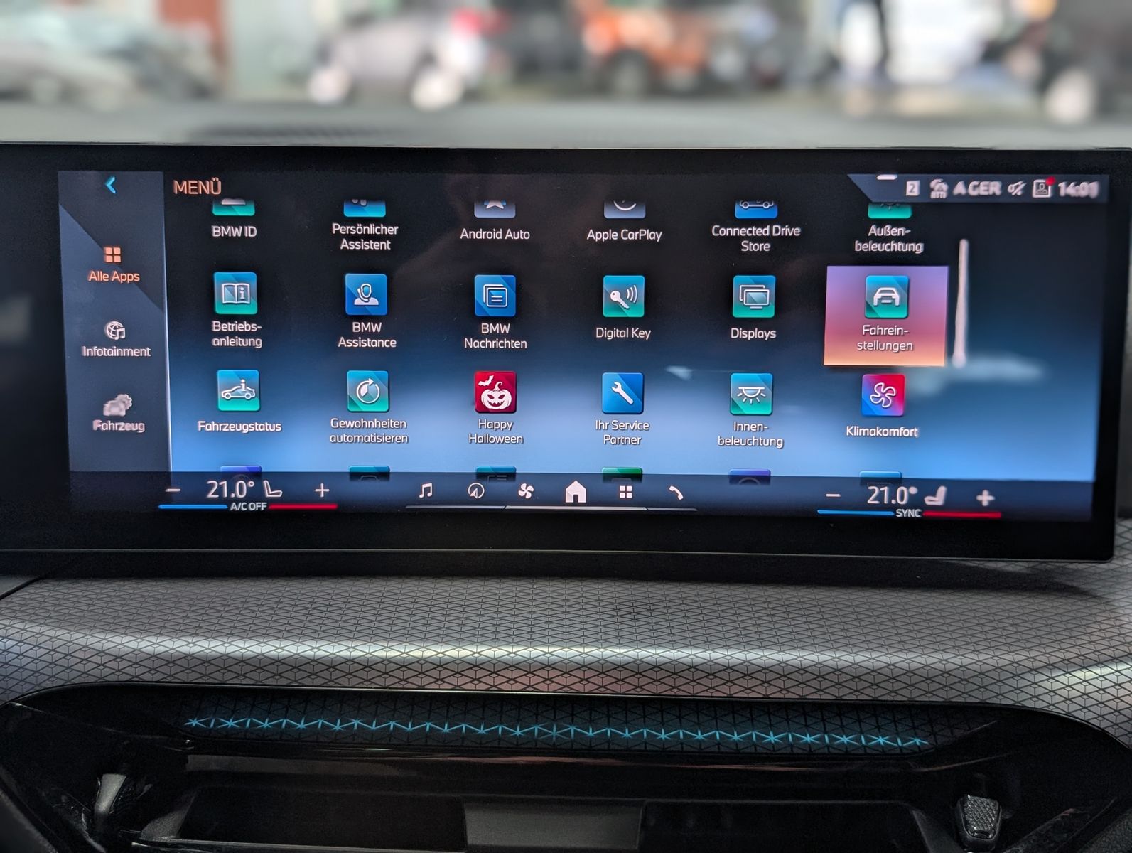 Fahrzeugabbildung BMW 320 d xDrive M Sport SHADOW PANO ACC KAM AHK LED