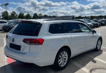 Volkswagen Passat Variant - 7